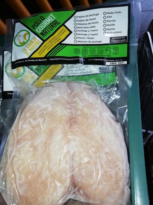 Pechuga de pollo gourmet con hueso, 1/2 Kilo, Aprox.